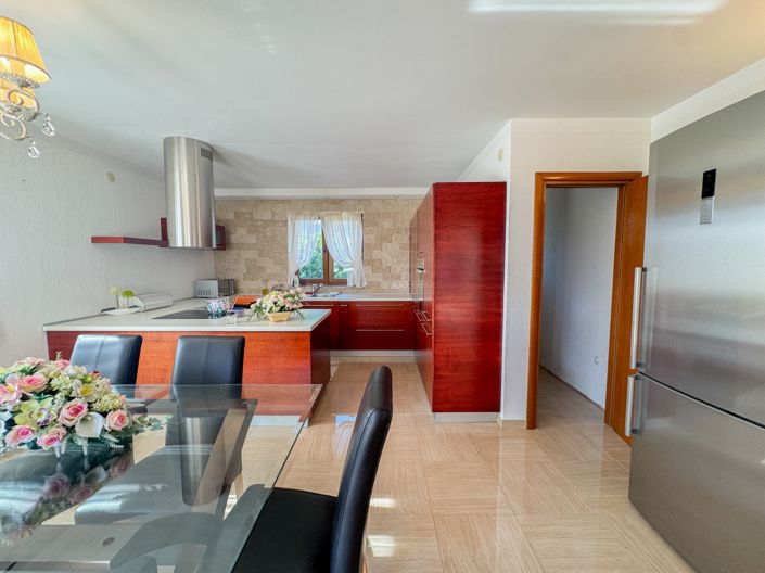 Image No.25-2 Bed Property for sale