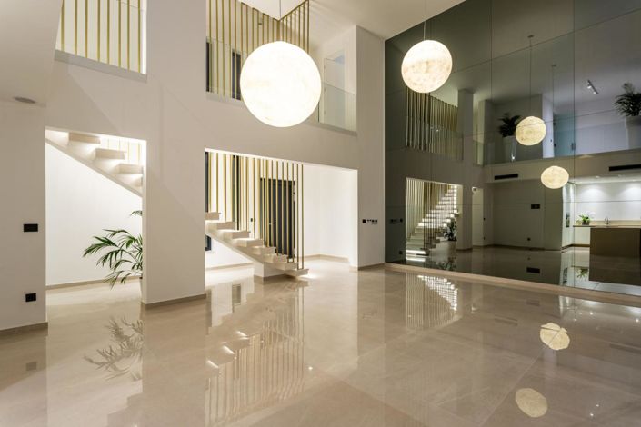 Image No.12-5 Bed Property for sale