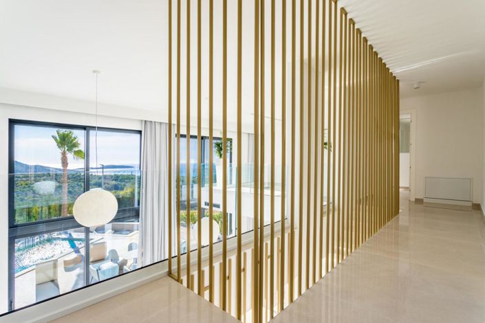 Image No.13-5 Bed Property for sale