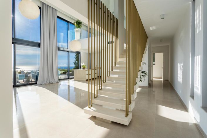 Image No.7-5 Bed Property for sale