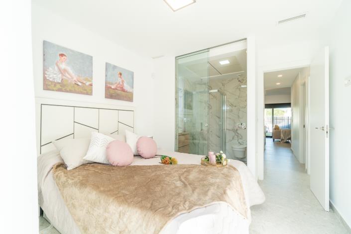 Image No.9-3 Bed Apartment for sale