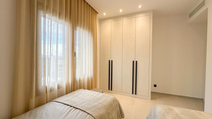 Image No.12-3 Bed Villa for sale