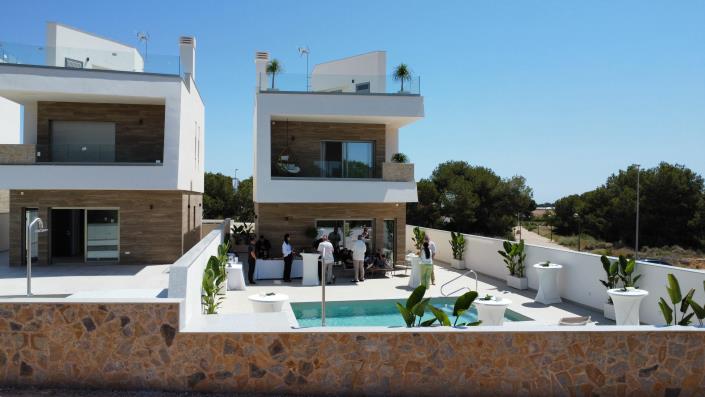 Image No.1-3 Bed Villa for sale