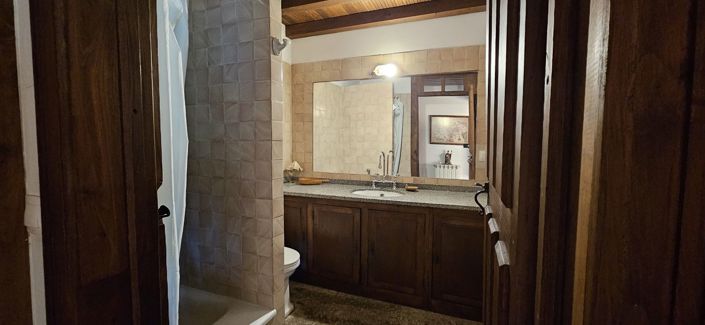 Image No.17-9 Bed Country House for sale