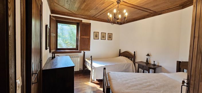 Image No.5-9 Bed Country House for sale