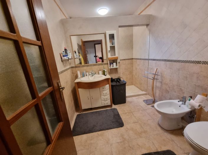 Image No.14-6 Bed House for sale