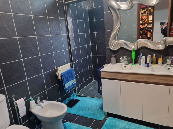 Image No.19-6 Bed House for sale