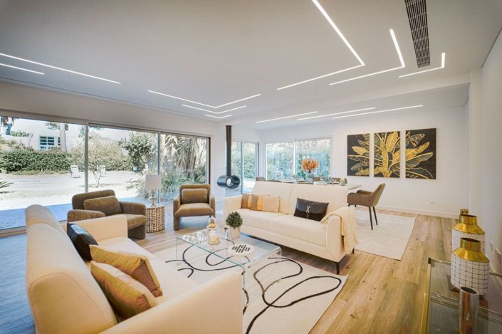 Image No.20-4 Bed House for sale