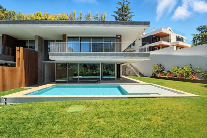 Image No.1-4 Bed House for sale