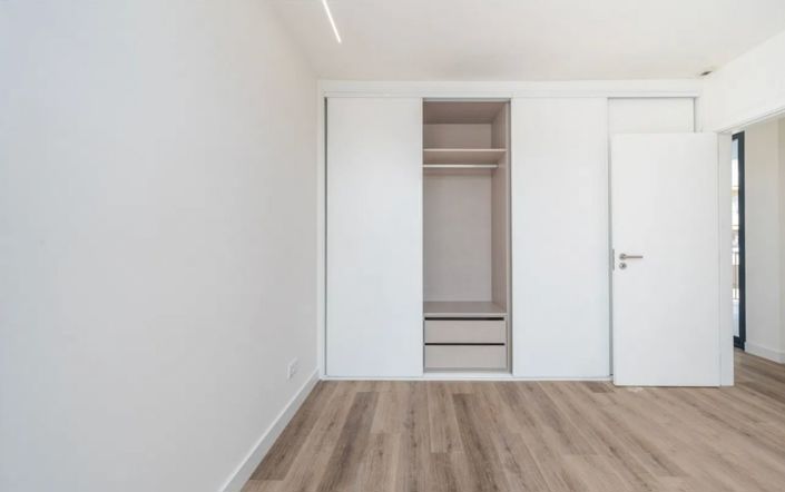 Image No.15-3 Bed House for sale