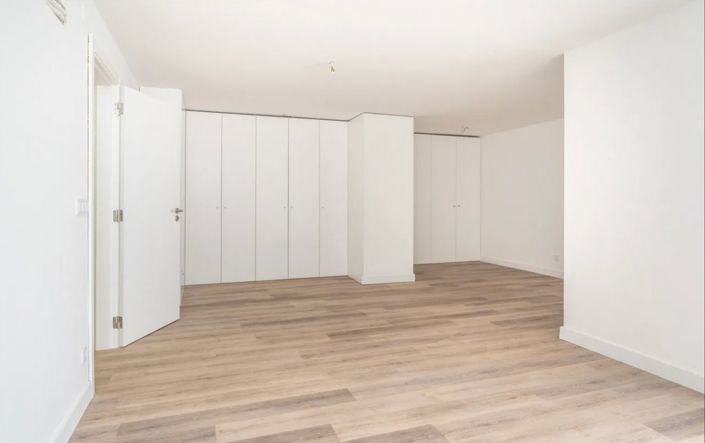 Image No.17-3 Bed House for sale