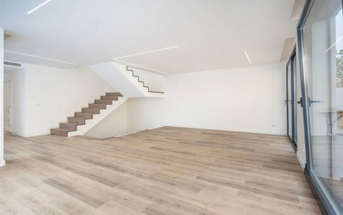 Image No.21-3 Bed House for sale