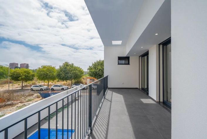 Image No.29-3 Bed House for sale