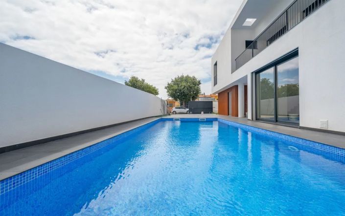 Image No.37-3 Bed House for sale