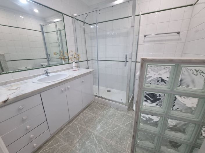 Image No.15-4 Bed Apartment for sale