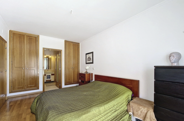 Image No.14-3 Bed Apartment for sale