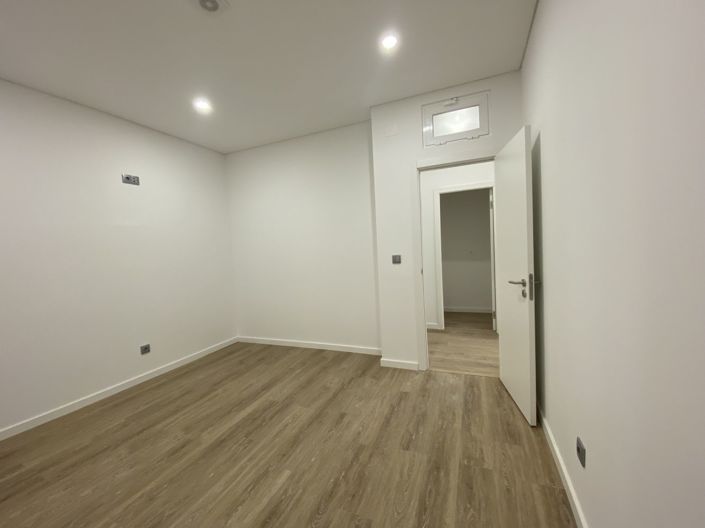 Image No.11-4 Bed Apartment for sale