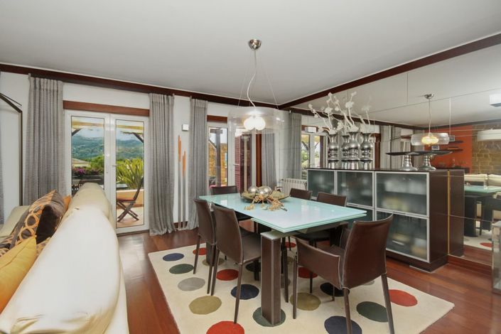 Image No.17-3 Bed House for sale