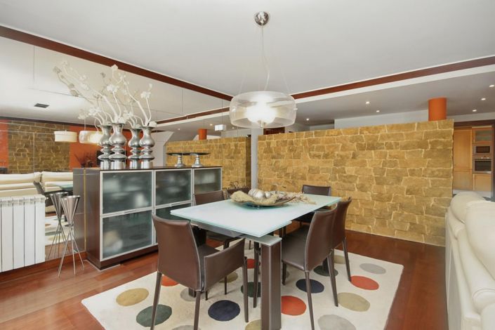 Image No.21-3 Bed House for sale