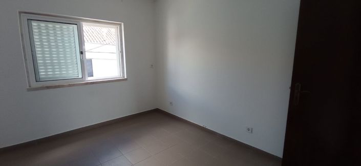 Image No.16-5 Bed House for sale