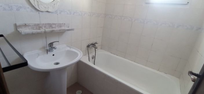 Image No.17-5 Bed House for sale