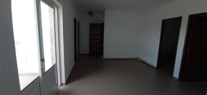 Image No.2-5 Bed House for sale