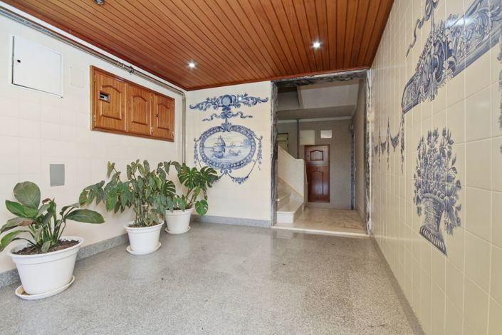 Image No.30-2 Bed Apartment for sale