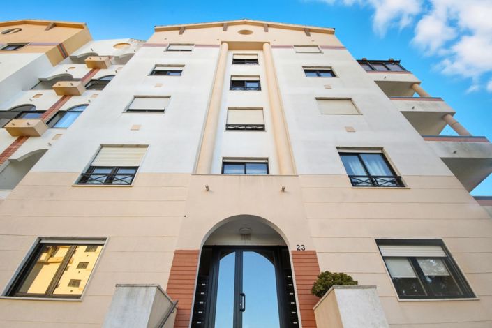 Image No.31-2 Bed Apartment for sale