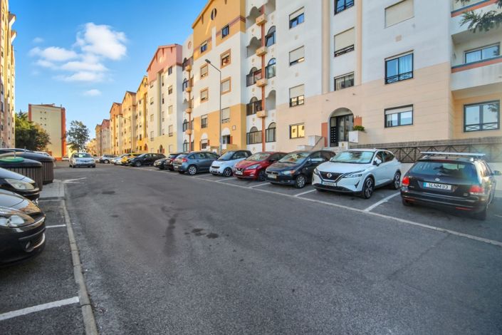 Image No.32-2 Bed Apartment for sale