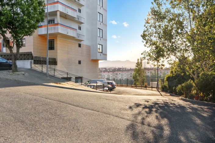 Image No.34-2 Bed Apartment for sale