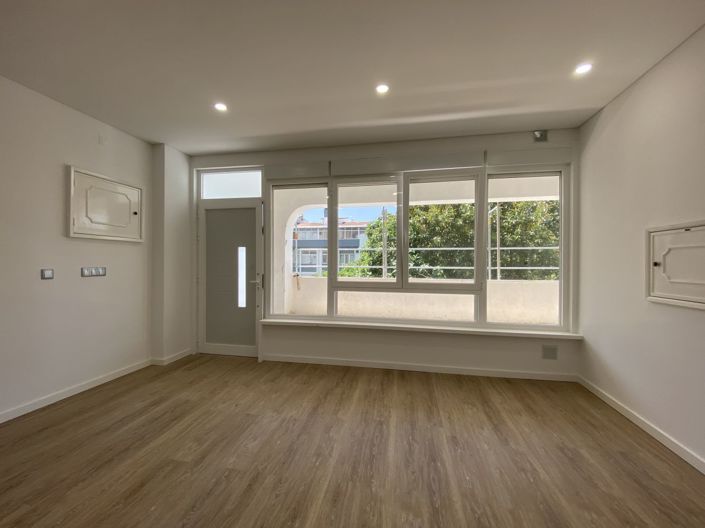 Image No.20-2 Bed Apartment for sale