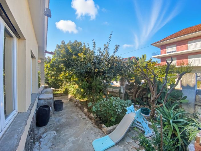 Image No.2-5 Bed House for sale