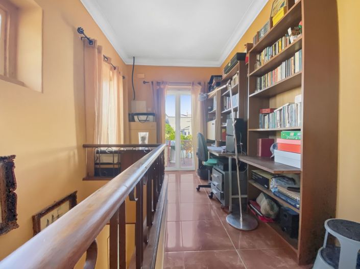 Image No.22-5 Bed House for sale