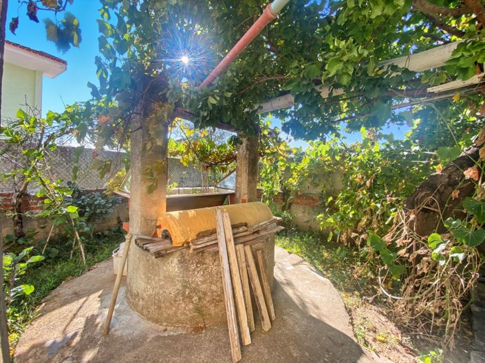 Image No.5-5 Bed House for sale