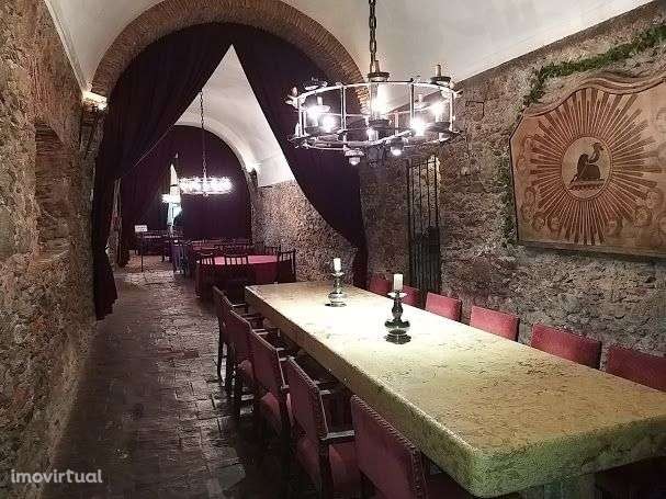 Image No.10-10 Bed Commercial for sale