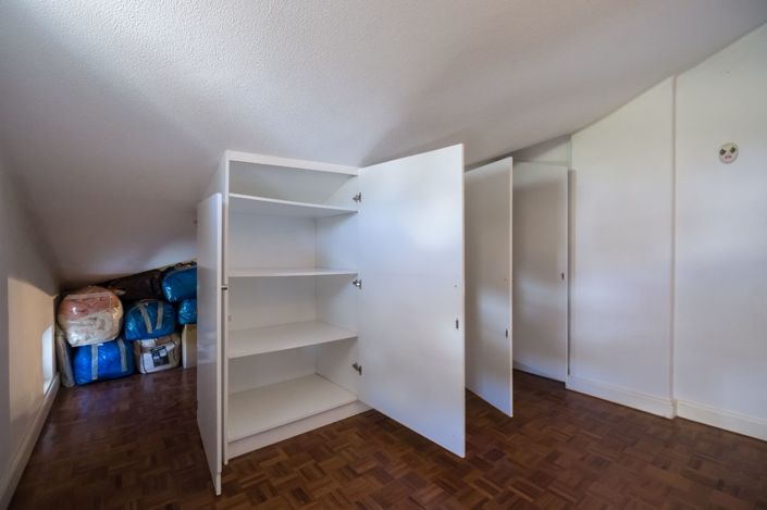 Image No.25-7 Bed House for sale