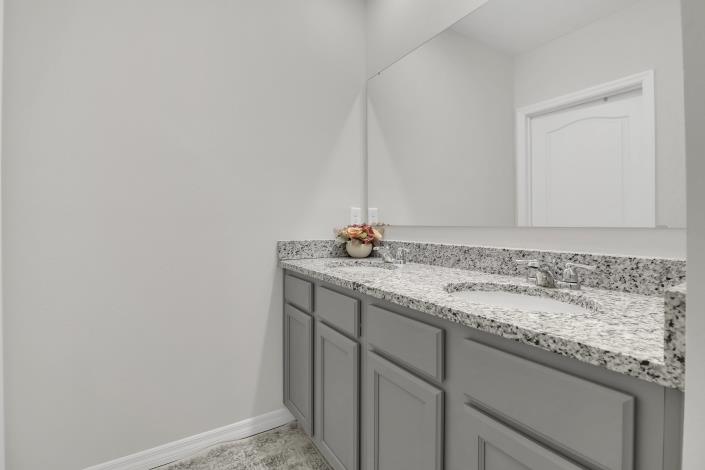 Image No.17-5 Bed House for sale