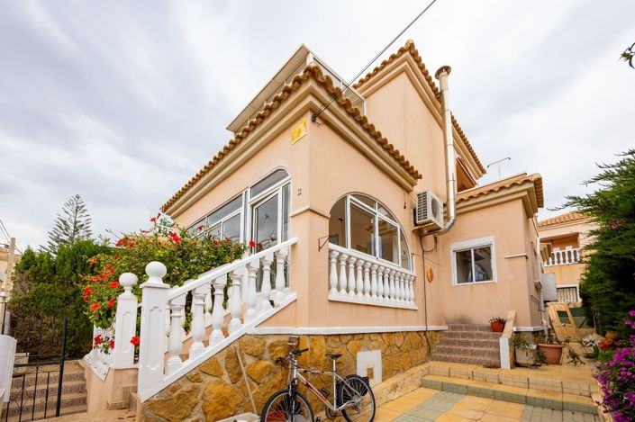 Image No.1-3 Bed Villa for sale