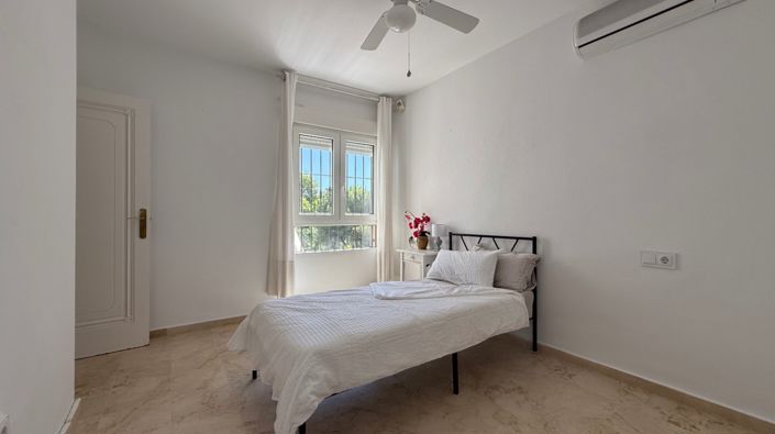 Image No.17-4 Bed Property for sale