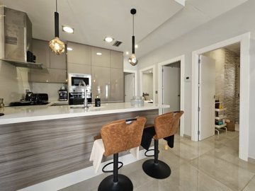 20241129120843xlarge