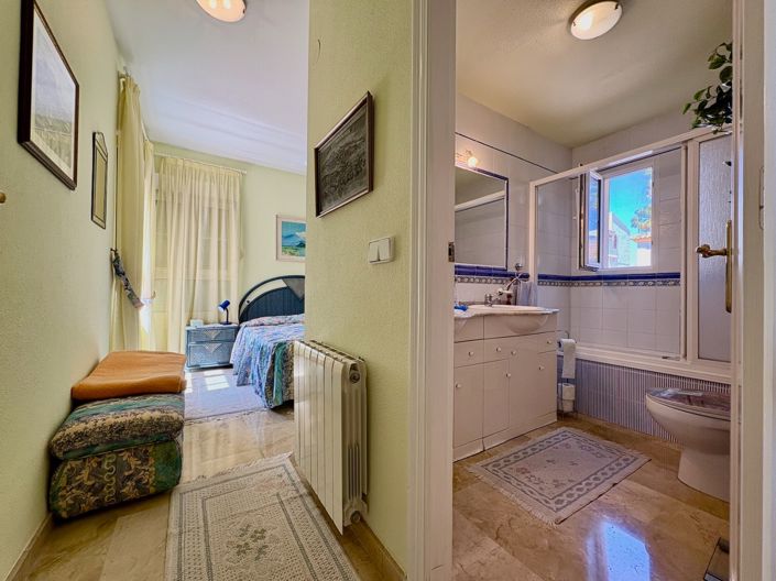 Image No.9-3 Bed Villa for sale