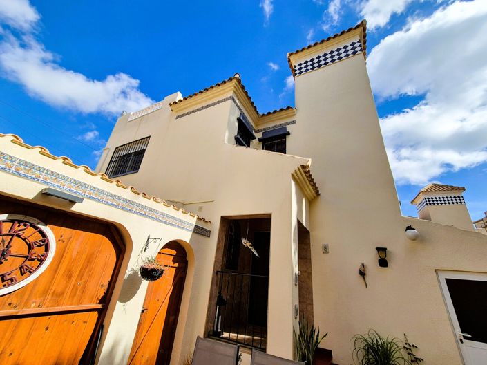 Image No.17-3 Bed Villa for sale