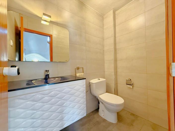 Image No.17-3 Bed Townhouse for sale