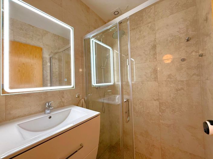 Image No.18-3 Bed Townhouse for sale