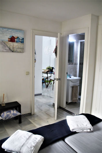 Image No.27-2 Bed Property for sale