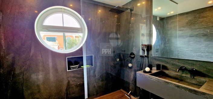 Image No.16-5 Bed Villa for sale