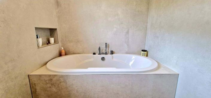 Image No.32-5 Bed Villa for sale