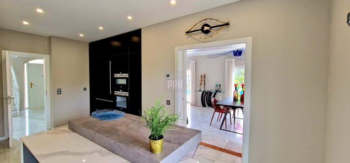 Image No.37-5 Bed Villa for sale