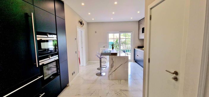 Image No.42-5 Bed Villa for sale