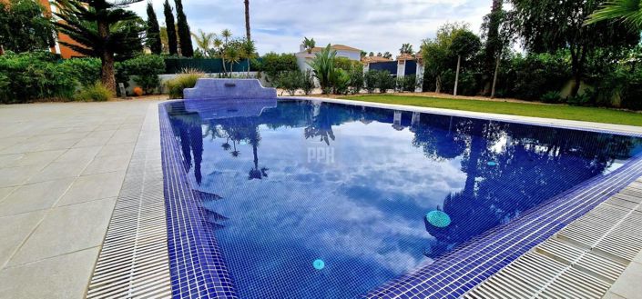 Image No.8-5 Bed Villa for sale